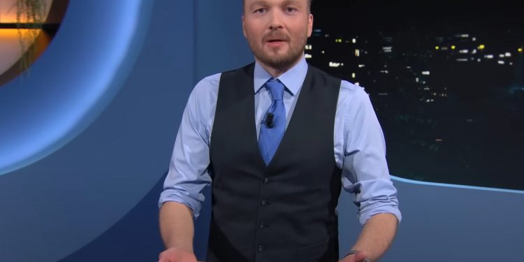 Нидерландский комик Арьен Любах