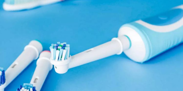 Зубна щітка