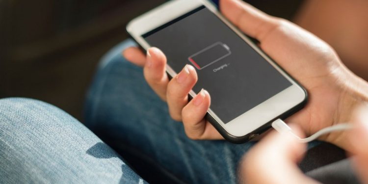 Як подовжити заряд смартфона