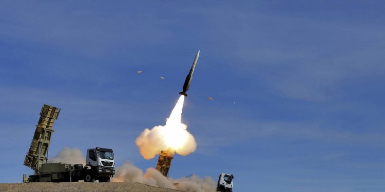 Запуск балістичної ракети