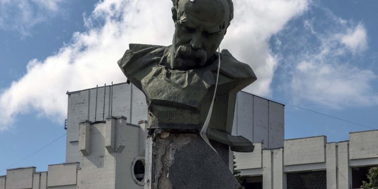 Пам'ятник Тарасу Шевченку у Бородянці