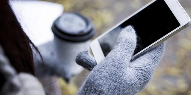 Как правильно пользоваться смартфоном зимой