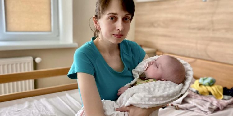 Оперированная девочка Ева