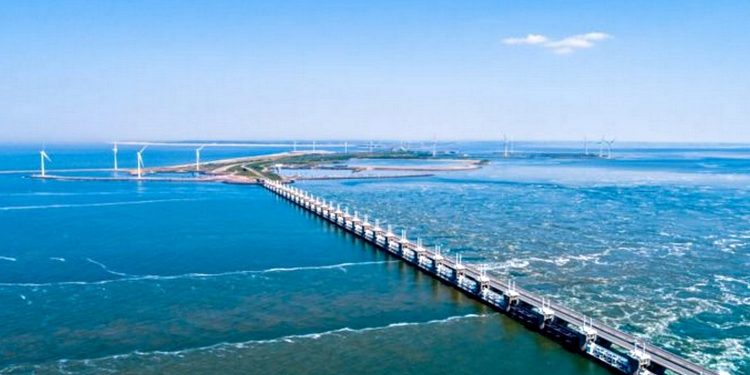 Вітряні електростанції у Нідерландах.