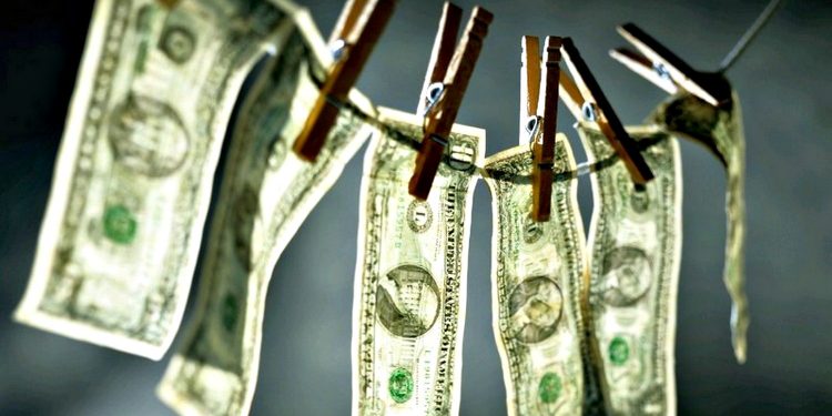 Брудні гроші.