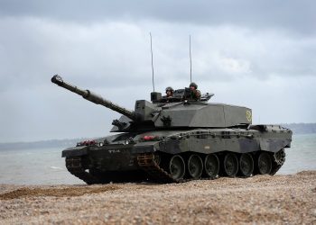 Танк Challenger 2