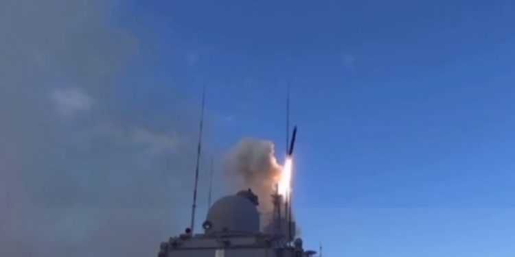 РФ наносить уда