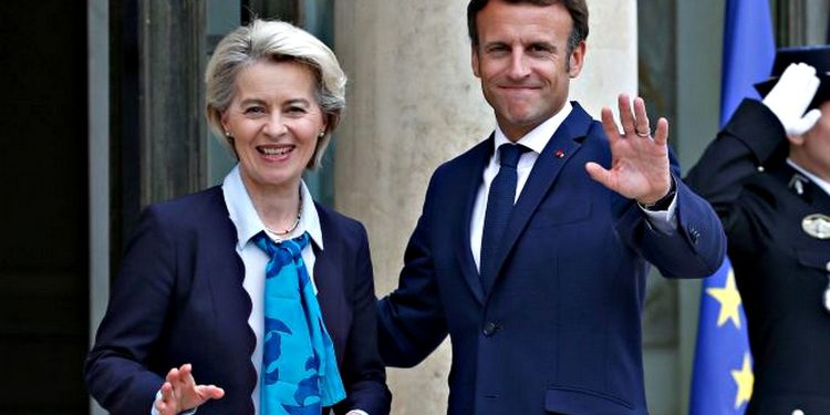 Макрон і фон дер Ляєн.