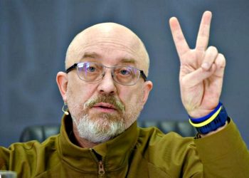 Рєзніков.