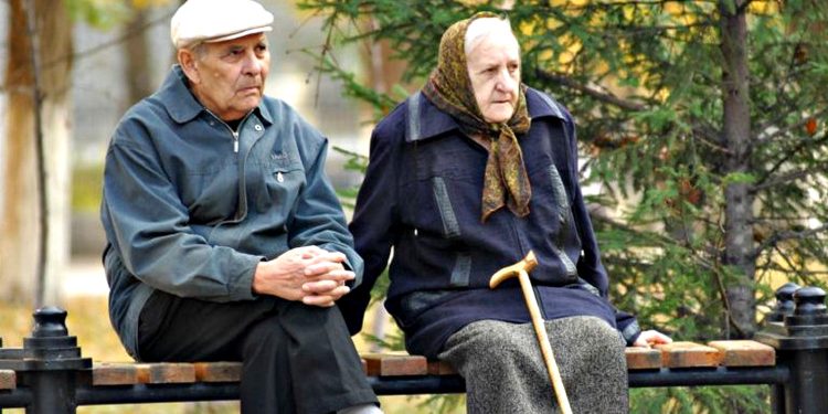 Пенсіонери України.