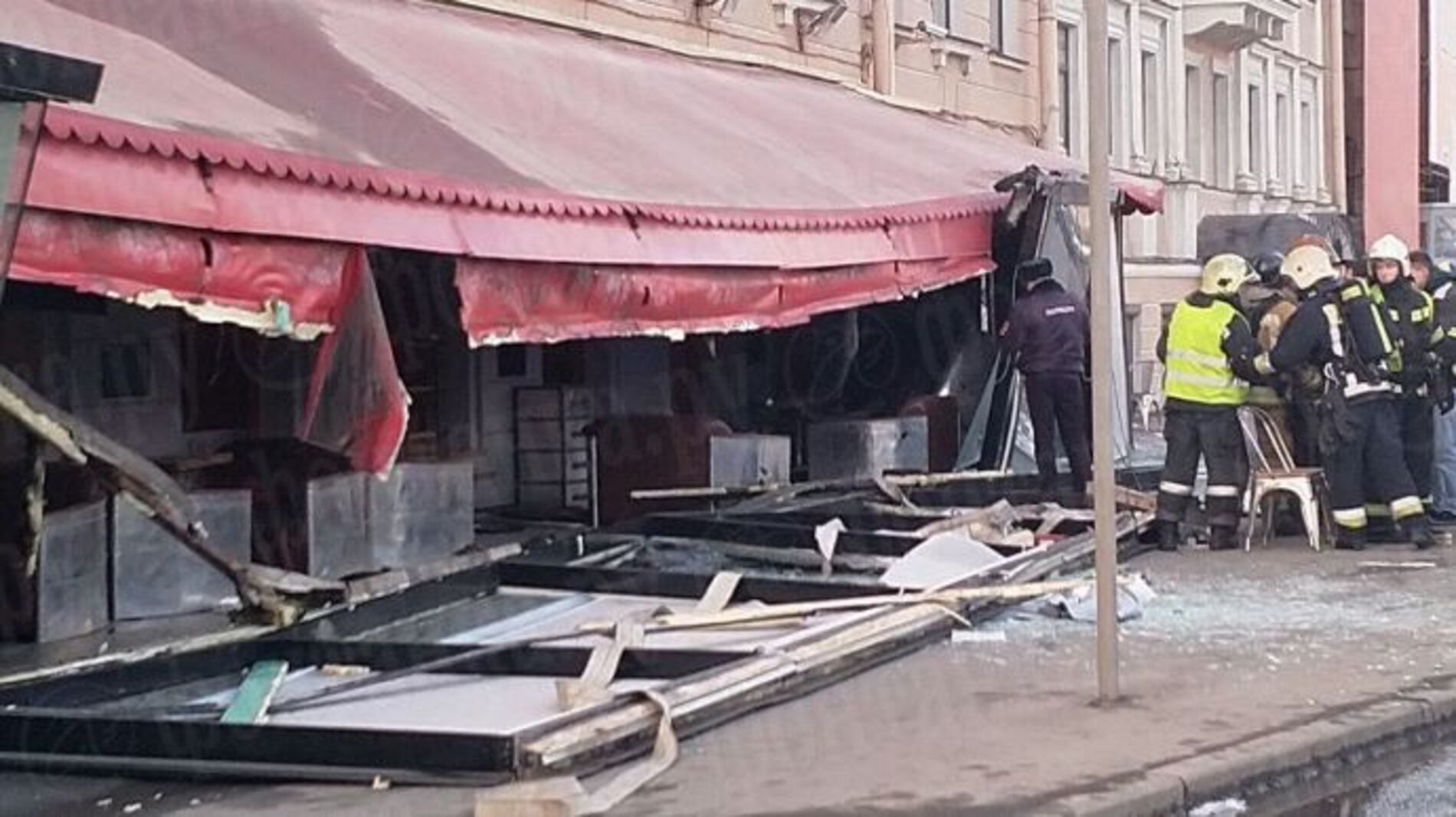 Что произошло в санкт петербурге сегодня взрыв. Взрыв в Петербургском кафе. Взрыв в кафе на Васильевском острове.