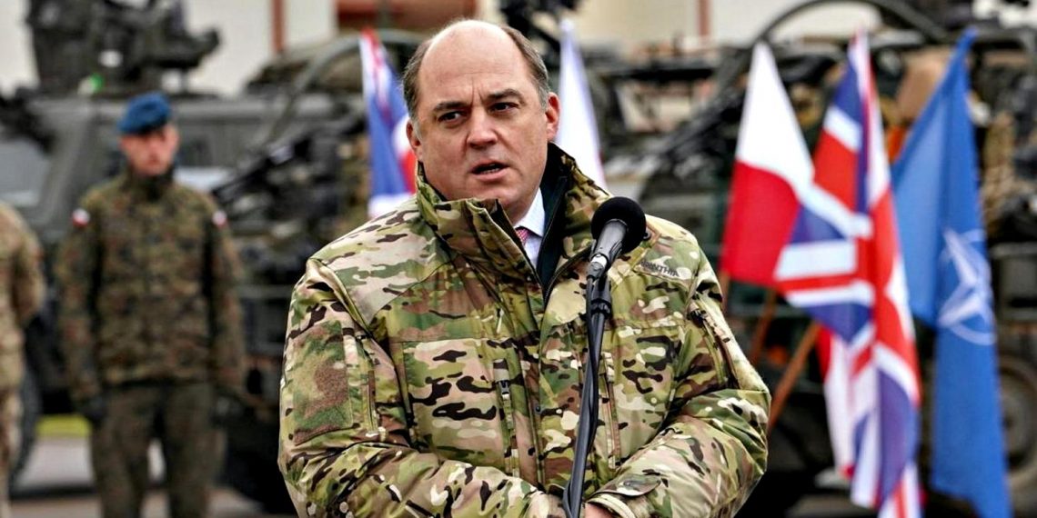 Бен Воллес.