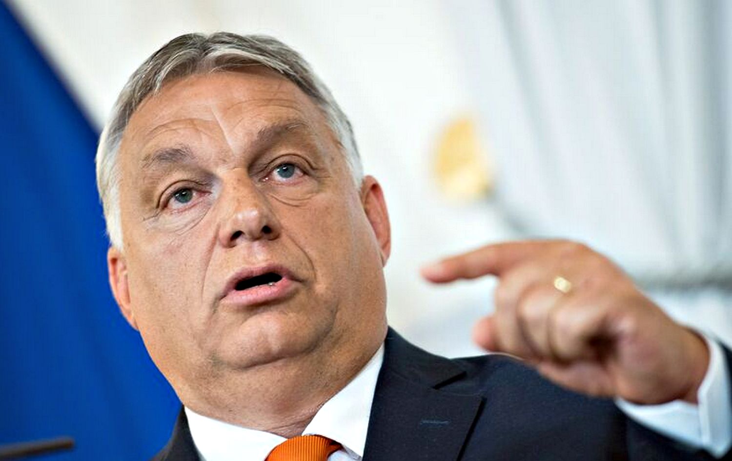 Орбан.