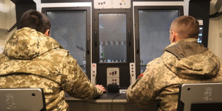 Оператори ЗРК NASAMS