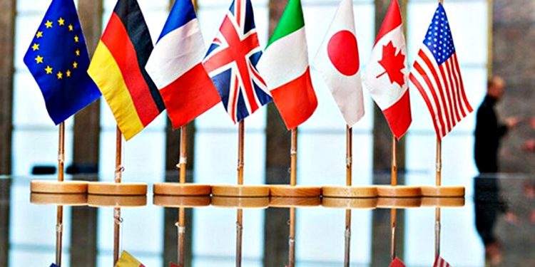 Прапори "Великої Сімки".