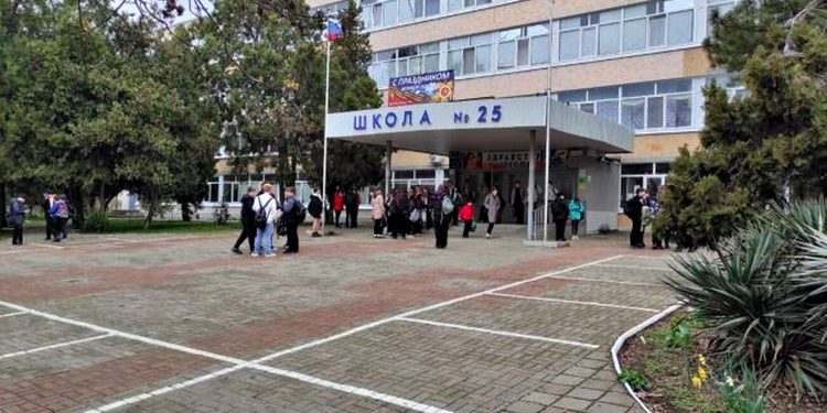Школа в Криму.