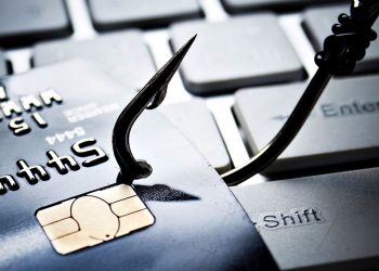 Шахраї та банківські картки.