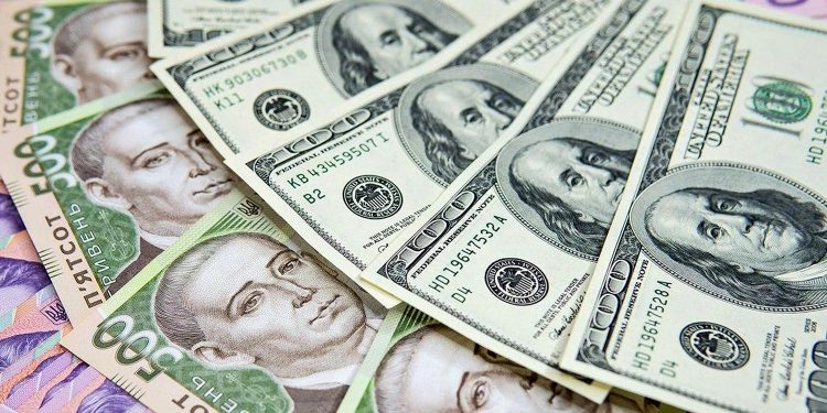 Долари і гривні.