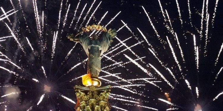 Салют на Майдані Незалежності у Києві