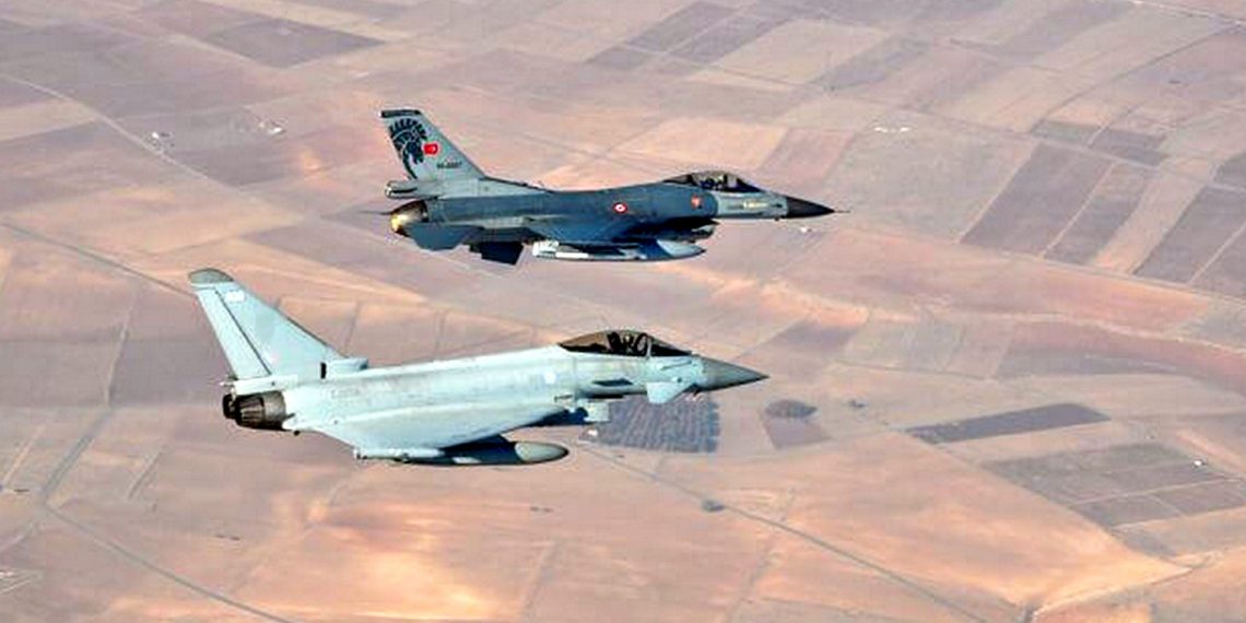 RAF Typhoon и F-16.