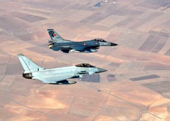 RAF Typhoon и F-16.