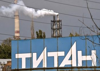 "Кримський титан".