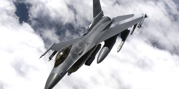 Винищувач F-16