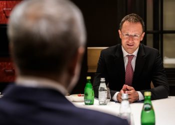 Петер Сійярто