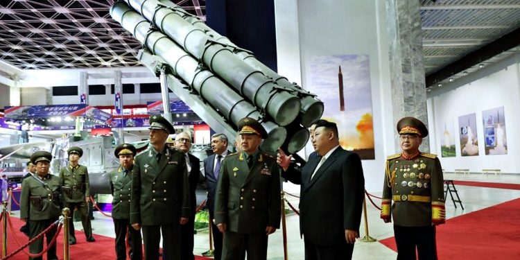 Шойгу і Кім Чен Ин.