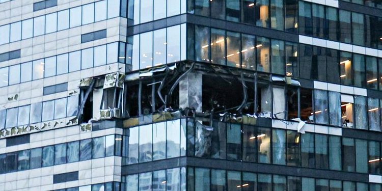 Висотка в Москві.