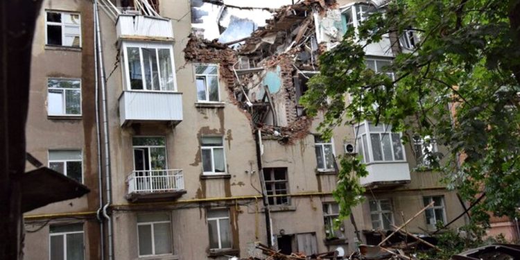 Зруйнований будинок у Сумах.