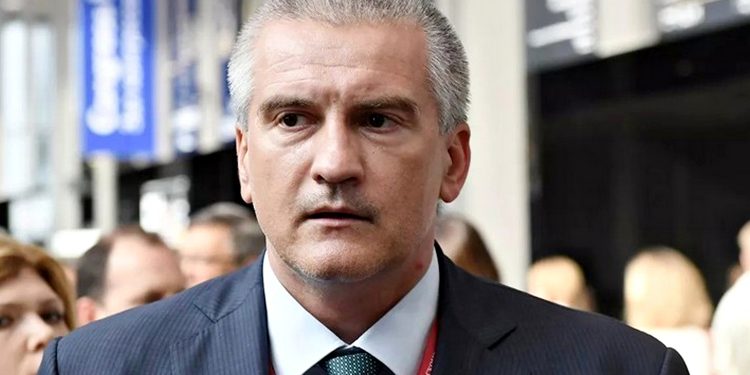 Аксьонов.