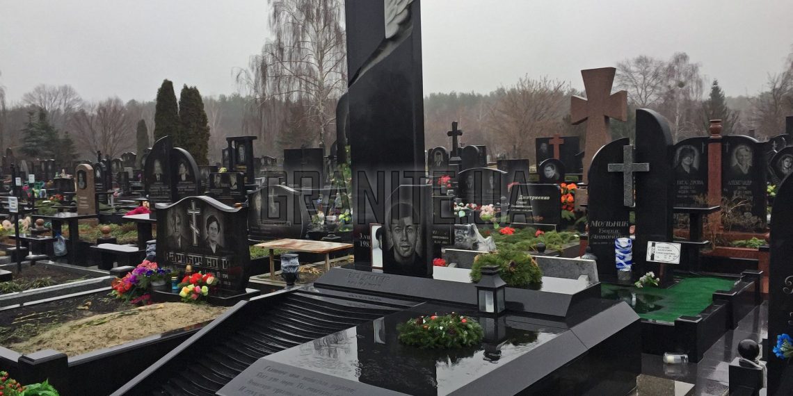 Особенности и критерии выбора гранитных памятников на могилу