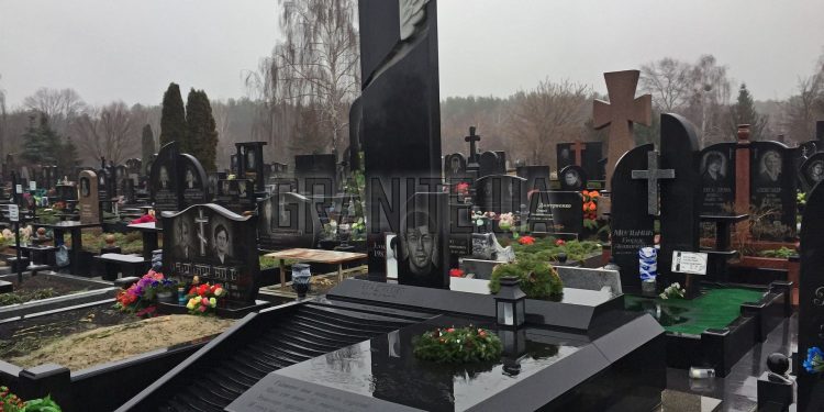 Особенности и критерии выбора гранитных памятников на могилу