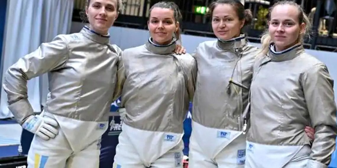 Українська команда фехтувальниць.