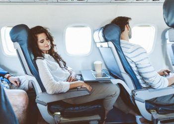 Сон у літаку