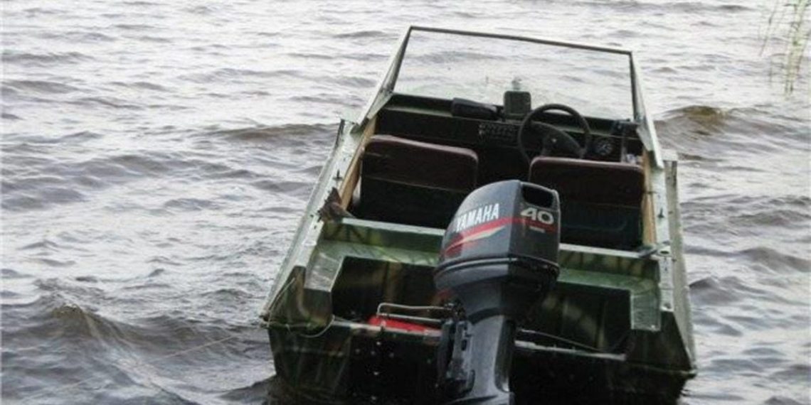 Моторний човен