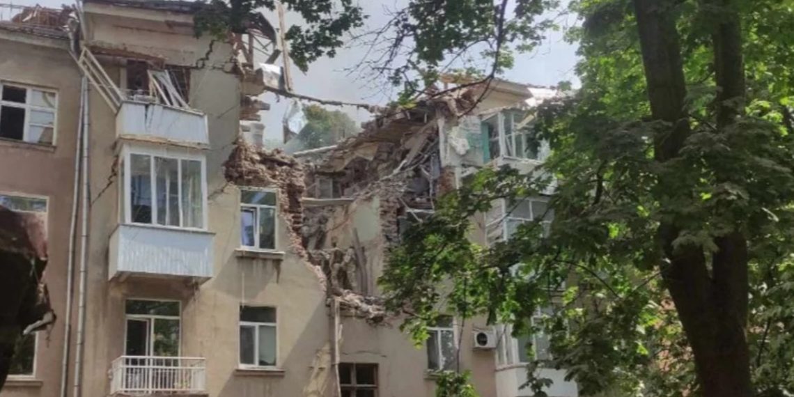 Удар РФ по житловому будинку у Сумах