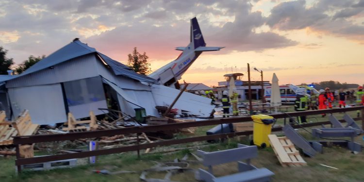 Падіння літака