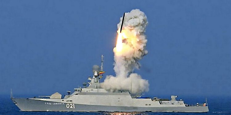 Запуск ракети з корабля РФ.