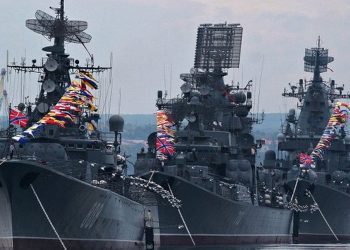 Російські військові кораблі.