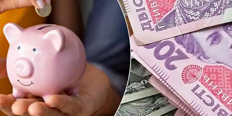 Гривні та долари.