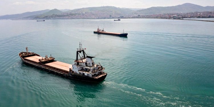 Кораблі в Чорному морі.