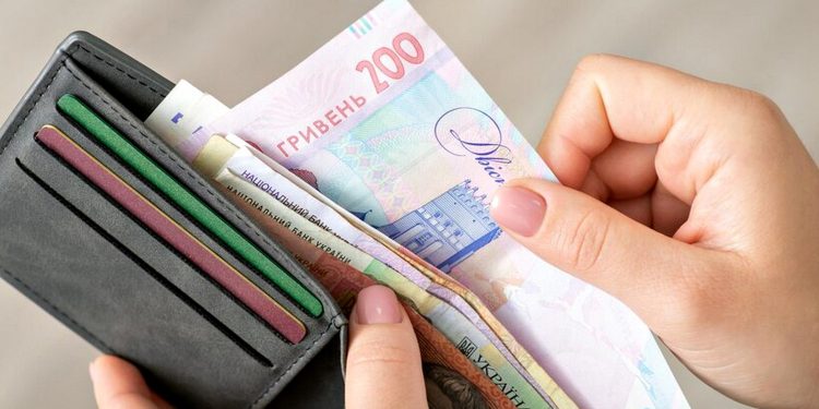 Зарплати в Україні.