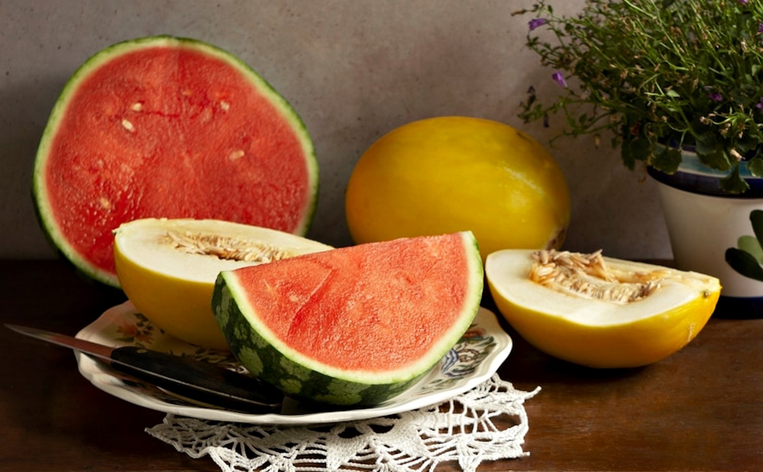 Кавуни та дині.