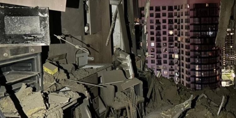 Удар БПЛА по Києву