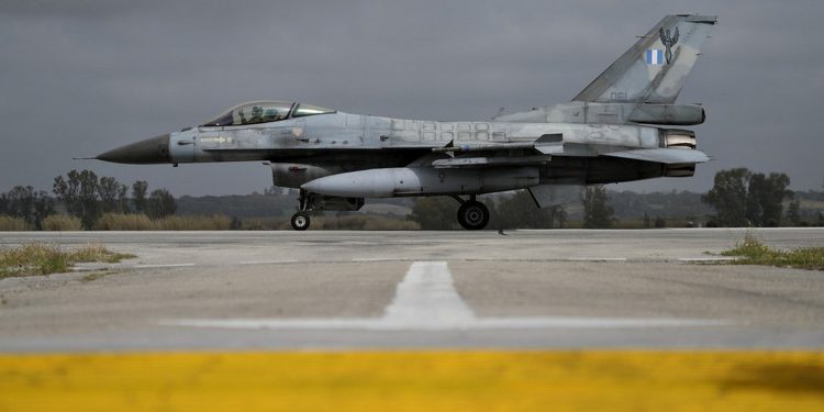 F-16.