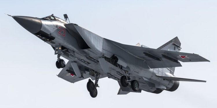 Російський військовий винищувач МіГ-31