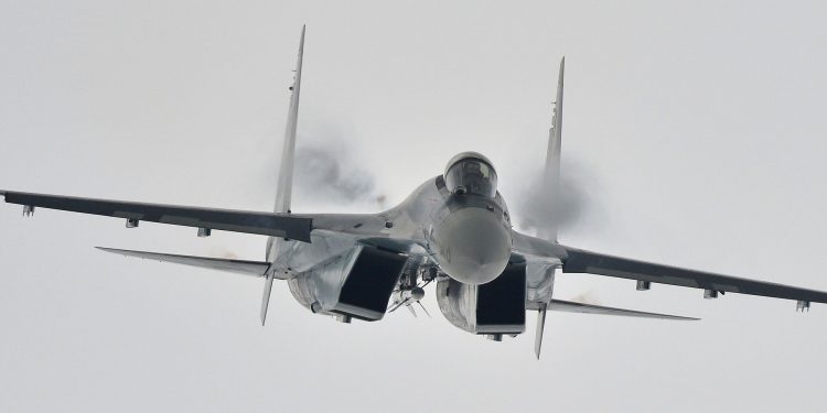 Винищувач Су-35 ЗС РФ