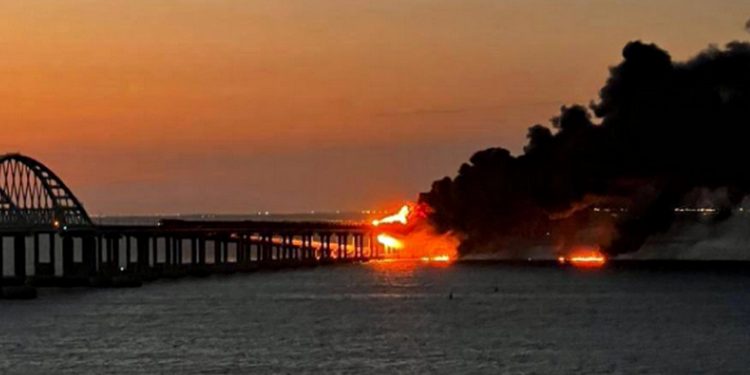 Удар по Кримському мосту.